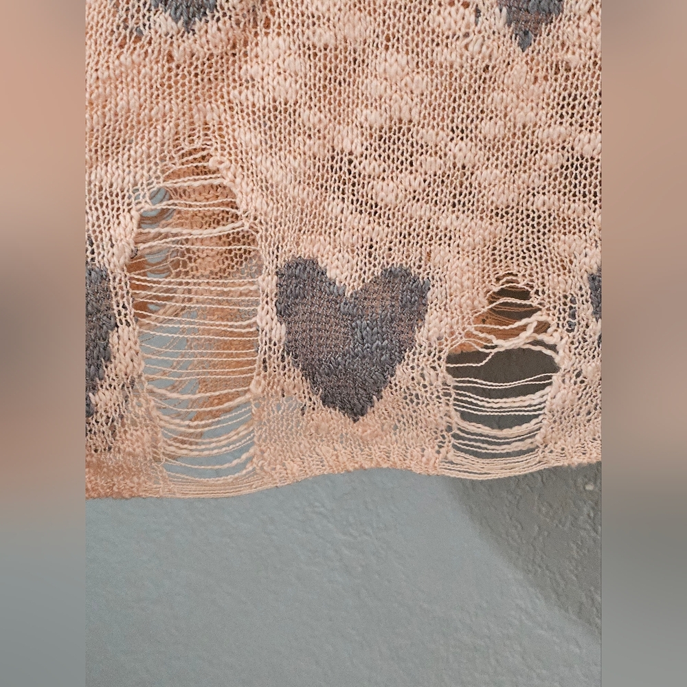 BiBi Distressed Knit Sweater W/Hearts Peach and Charcoal Womens Small Oversized - Picture 4 of 7